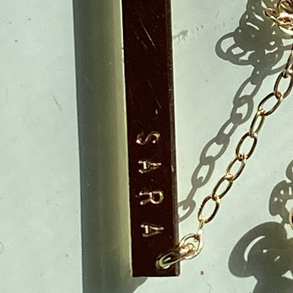 Sarah name on gold bar necklace - Picture 2 of 7
